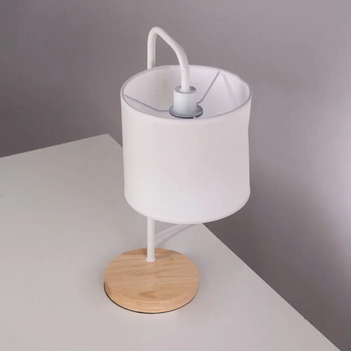 El Tigre Lámpara de Mesa SKD-T1012 de Tela y Madera, Diseño Único y Elegante para Dormitorio, Comedor y Sala de Estar