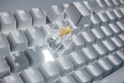 Razer Pro Type Ultra (RZ03-04110100-R3M1) Teclado Inalámbrico y Cable, Interruptor Mecánico, QWERTY, Inglés EE.UU., Plata/Blanco