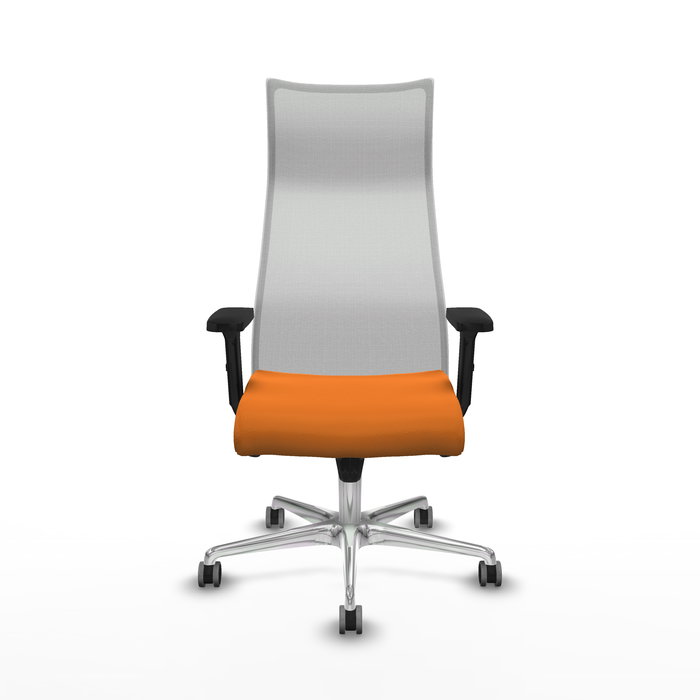 Sillón Albacete con mecanismo Sincro tapizada con Similpiel color Naranja y malla color Blanco. Equipado con Base aluminio, Brazos 2D y Ruedas 65 mm parqué