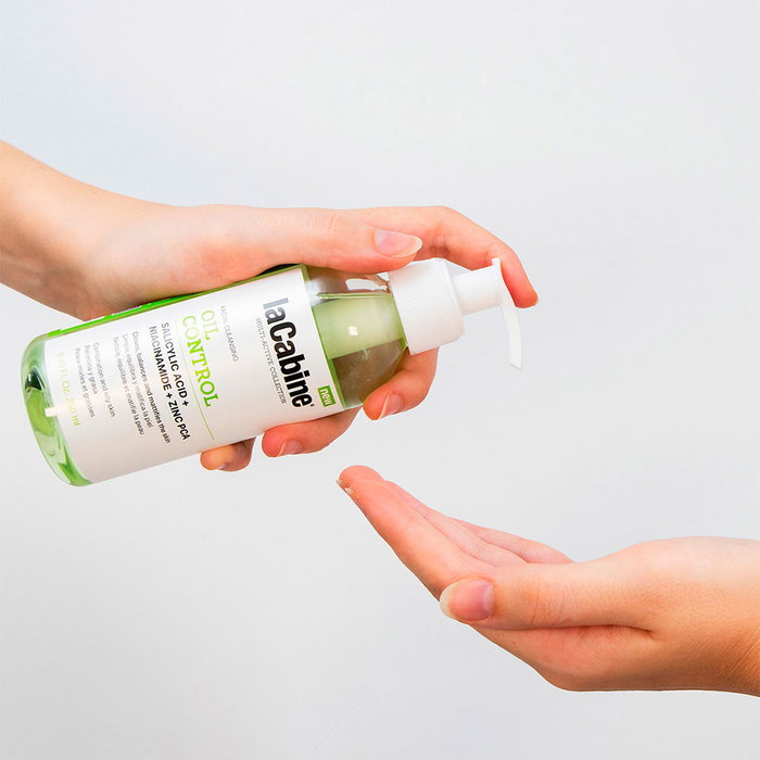 La Cabine OIL CONTROL Limpiador Facial Gel 250 ml para Piel Mixta y Grasa con Ácido Salicílico y Niacinamida