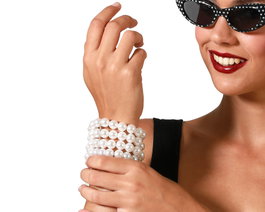 Pulsera de perlas en tres filas estilo clásico en color blanco