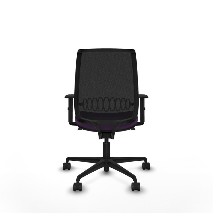Silla de oficina Alares con mecanismo Sincro tapizada con Tela color Morado y malla color Negro. Equipada con lumbar 1D, Brazos 1D y Ruedas 65mm nailon