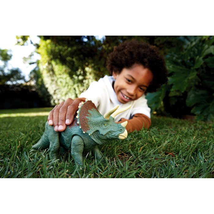 Mattel Hdx34 Dinosaurio Triceratops Jurassic World de juguete interactivo que ruge y golpea para niños +4 años