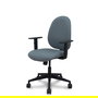 Silla de oficina Horche con mecanismo Sincro tapizada con Tela color Gris. Equipada con Base piramidal negra, Brazos 1D y Ruedas 65mm nailon