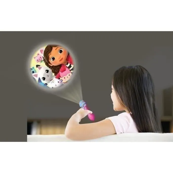 Lexibook LEX3380743105314 Proyector de Cuentos y Linterna Gabby y la Casa Mágica Lexibook LEX3380743105314 Proyector de Cuentos y Linterna Gabby y la Casa Mágica