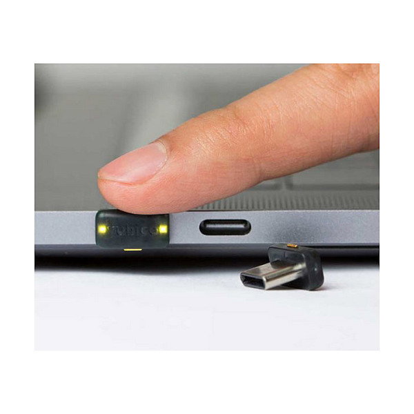 Yubico YubiKey 5C Nano FIPS USB-C Negro Yubico YubiKey 5C Nano FIPS USB-C Negro
