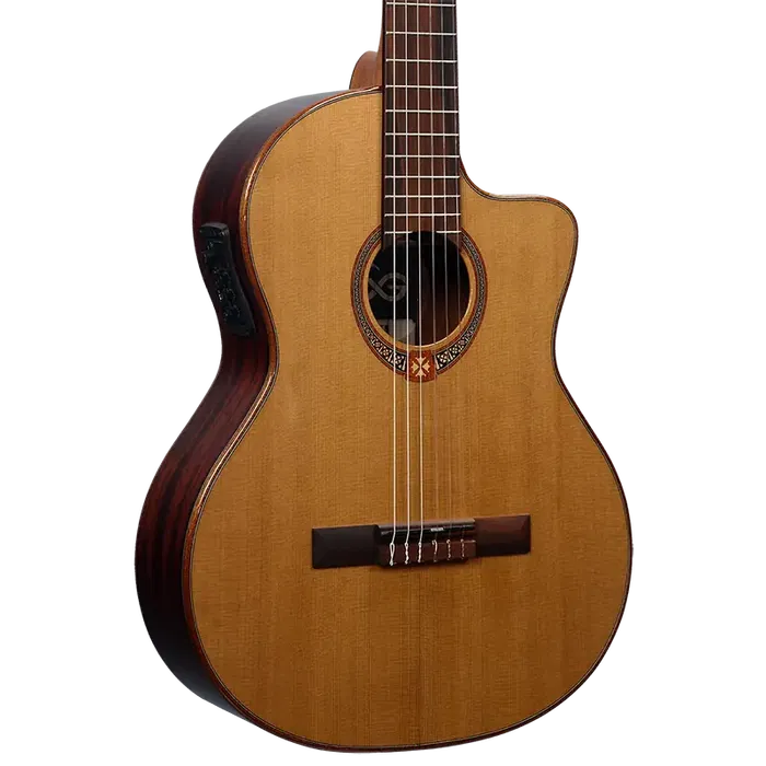 LAG Guitarra Clásica Electroacústica Auditorium Occitania 118 Natural con Tapa de Cedro y Electrónica Astro-LAG Cutaway