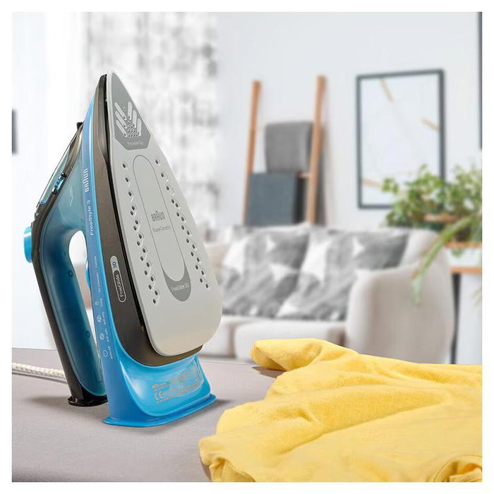 Braun FreeStyle 3 FI 3194.BK Plancha de vapor negra y azul, 2400 W, suela cerámica, 200 g/min