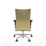 Silla Albacete confidente con mecanismo Sincro tapizada con Similpiel color Crema. Equipada con Base aluminio, Brazos 1D y Ruedas 65 mm parqué