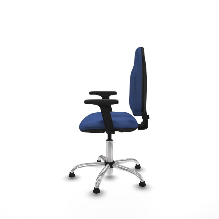 Silla de oficina Algarra con mecanismo Contacto permanente básico tapizada con Tela color Azul marino. Equipada con Base cromada, Brazos 2Dy Topes