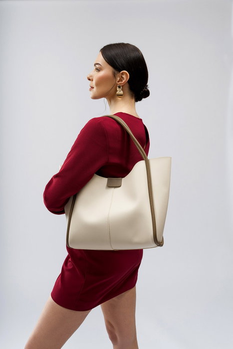 Lucky Bees 1264 Bolso Tote Crema Polipiel Elegante y Duradero para Mujer, Amplio Interior con Bolsillo y Correa Larga 30cm Caída