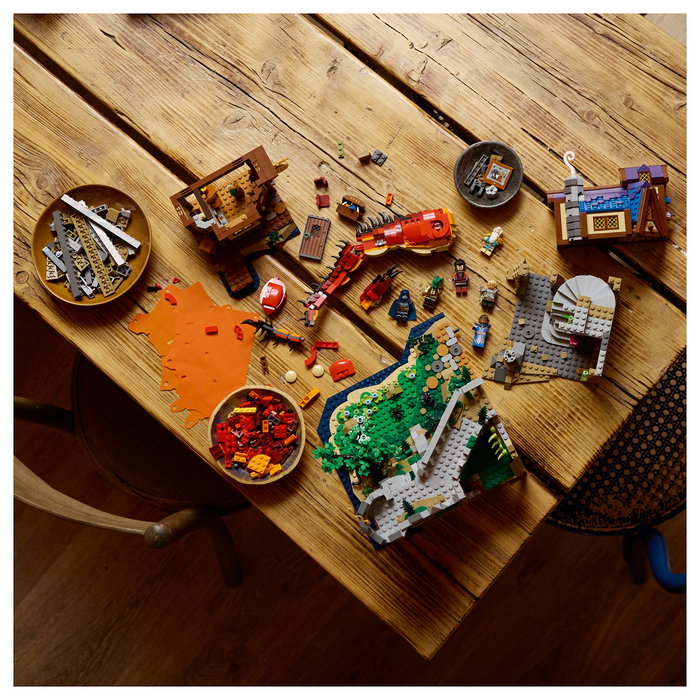 LEGO Ideas Dungeons & Dragons: La Aventura del Dragón Rojo 21348 Juego de Construcción 3745 Piezas para Mayores de 18 Años