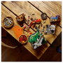 LEGO Ideas Dungeons & Dragons: La Aventura del Dragón Rojo 21348 Juego de Construcción 3745 Piezas para Mayores de 18 Años