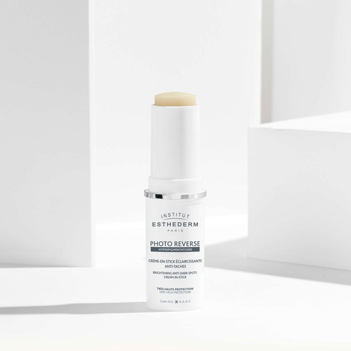 Institut Esthederm PHOTO REVERSE Crema Iluminadora Antimanchas Stick 10 g