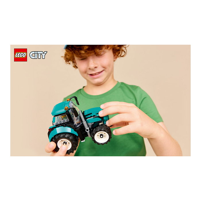 LEGO City Tractor 60498 - Set de construcción de 204 piezas