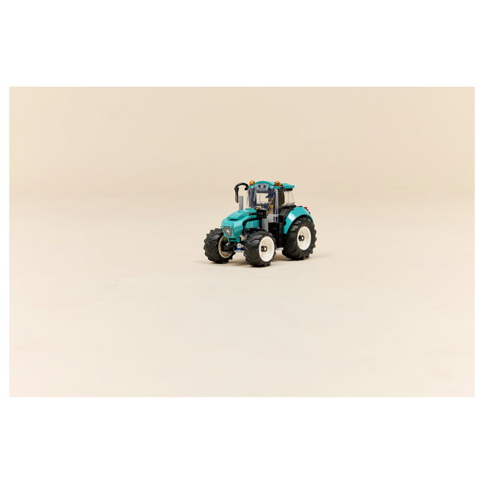 LEGO City Tractor 60498 - Set de construcción de 204 piezas