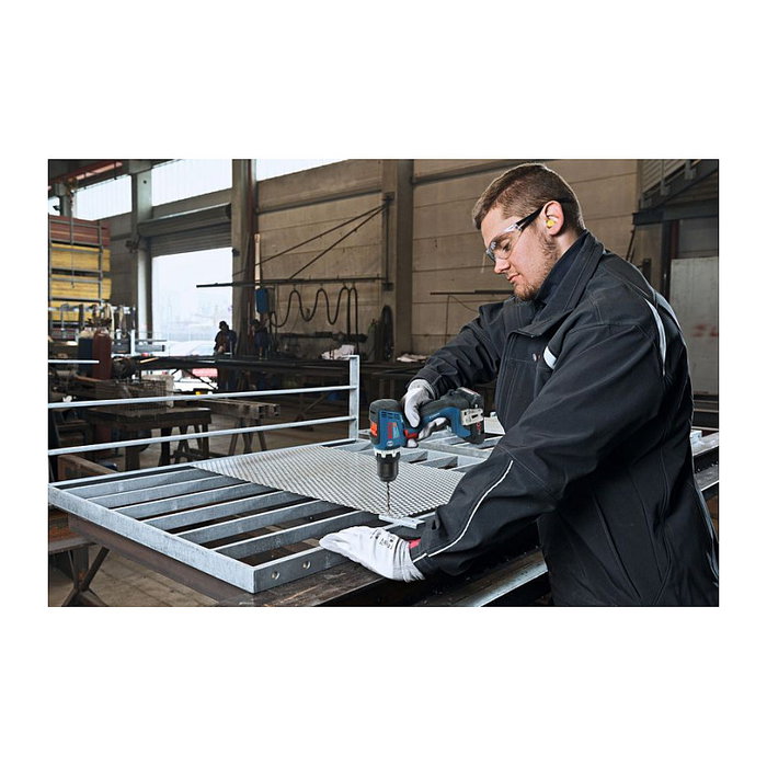 Bosch GSR 18V-65 Professional con 3 baterías de 4,0 Ah y L-BOXX