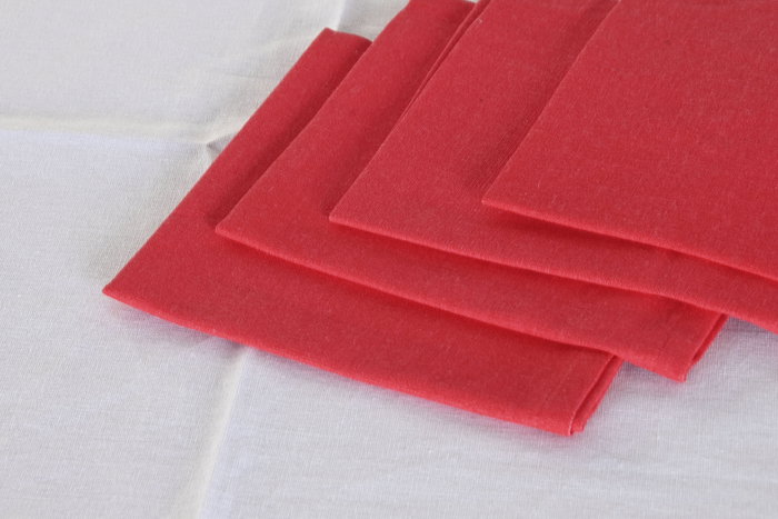 DKD Home Decor Mantel Navidad Moderna Rojo Verde 250 x 150 cm Set de 9