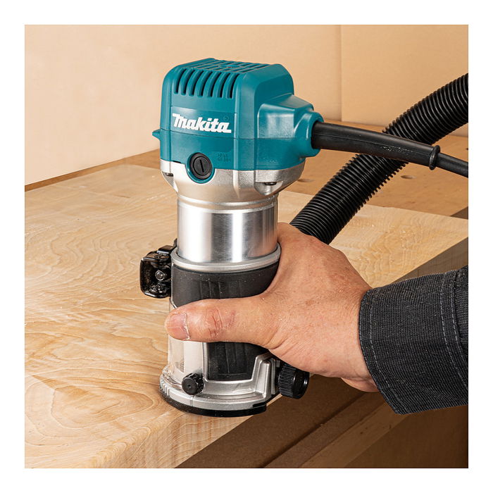 Makita RT0702CX2J Multifunktionsfräse, 34000 RPM, 710W, Velocidad Ajustable