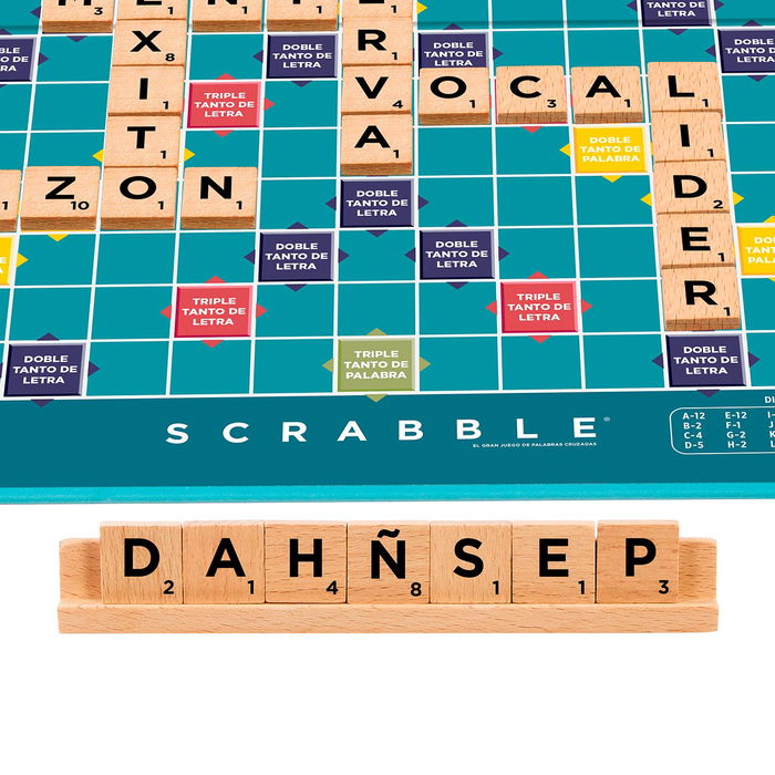 Mattel Games Scrabble Core Wood JGR64 Juego de Mesa en Español con Fichas y Atriles de Madera