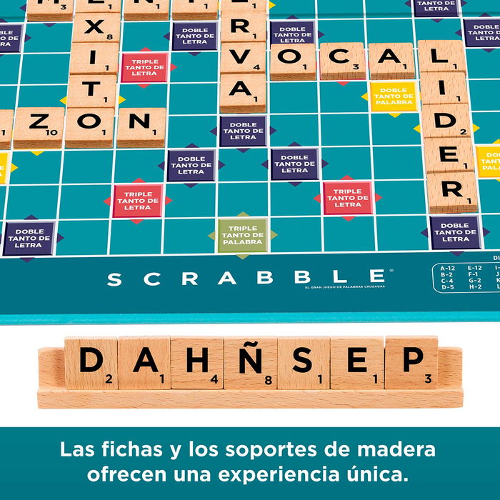 Mattel Games Scrabble Core Wood JGR64 Juego de Mesa en Español con Fichas y Atriles de Madera