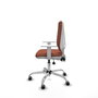 Silla de oficina Elche con mecanismo Asincro tapizada con Tela color Marrón. Equipada con Base cromada, Reposabrazos blancos y Ruedas 65 mm parqué