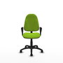 Silla de oficina Algarra con mecanismo Contacto permanente básico tapizada con Similpiel color Pistacho. Equipada con Base poliamida negra, Brazos fijos y Ruedas de nailon 50 mm