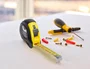 Q-connect Flexómetro con freno y material antichoque de 8 m y 25 mm de ancho