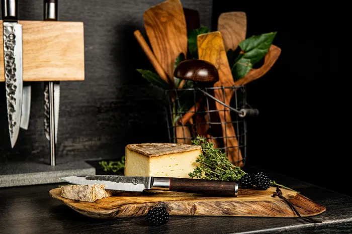 Forged Cuchillo de cocina FOR8720039623552 Acero Japonés 440C Mango Madera Dalbergia Hoja 12.5 cm