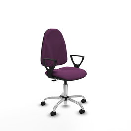 Silla de oficina Algarra con mecanismo Contacto permanente básico tapizada con Similpiel color Morado. Equipada con Base cromada, Brazos fijos y Ruedas de parqué