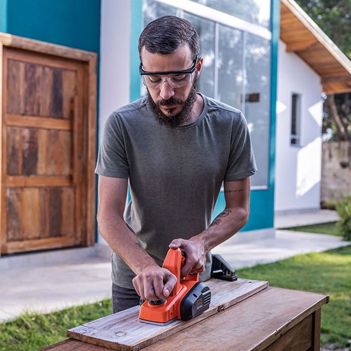 Black+Decker Cepillo Eléctrico BEW712-QS 710W, 16.500 rpm, 82 mm ancho corte