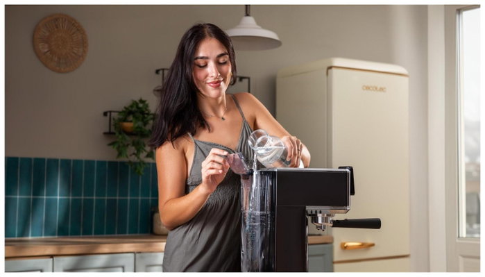 Cecotec Cafelizzia ColdBrew - 1350 W - 20 bares - 1,2 L - Gris Cecotec Cafelizzia ColdBrew - 1350 W - 20 bares - 1,2 L - Gris