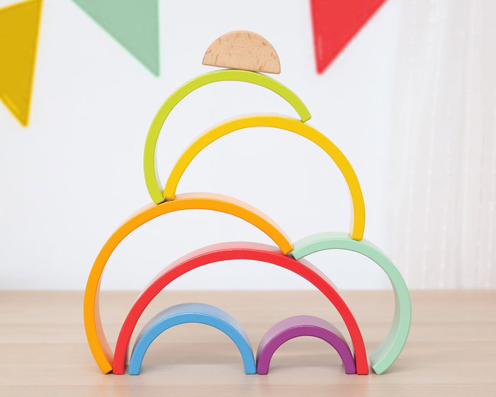 KioKids Arcoíris Grande de Madera Educativo de 8 Piezas con Estilo Waldorf Montessori
