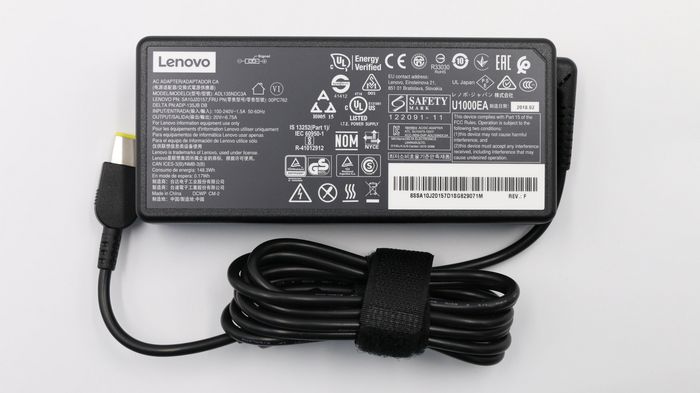 Lenovo Adaptador de Corriente AC 135W 100-240VAC para Laptops ThinkPad, Diseño Trifásico Lenovo Adaptador de Corriente AC 135W 100-240VAC para Laptops ThinkPad, Diseño Trifásico