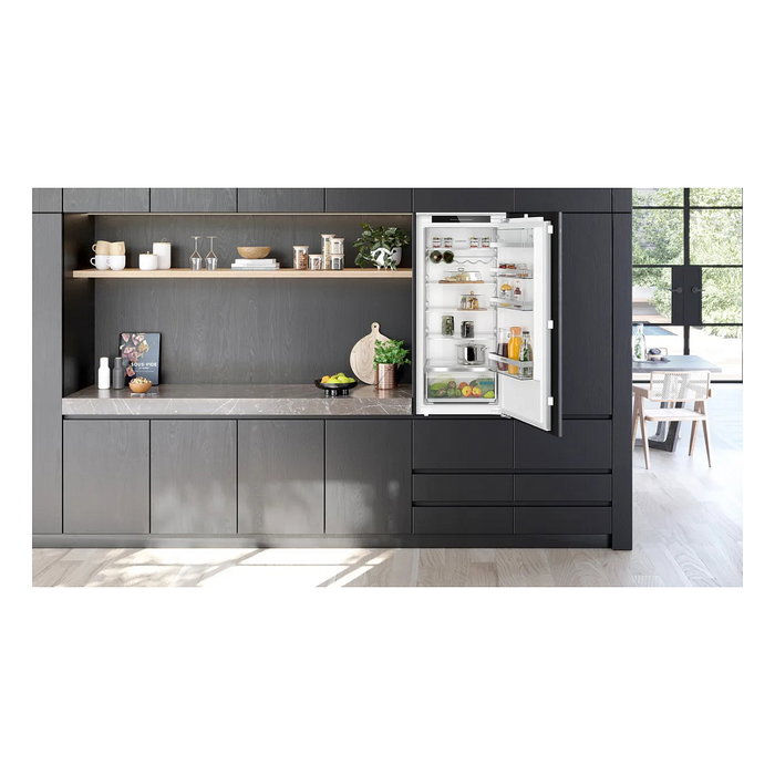 Siemens KI41RADD1 Nevera iQ500 Integrable, Clase D, Capacidad 204 L, SN-ST, 28 dB, Blanco, Dimensiones Instalación 56 x 55 x 122.5 cm