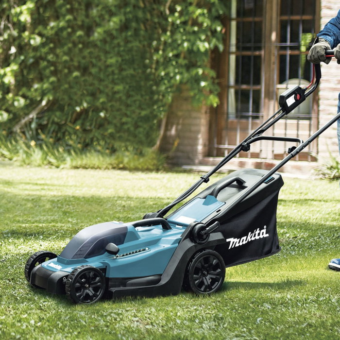 Makita DLM330Z Cortacésped a batería 18V