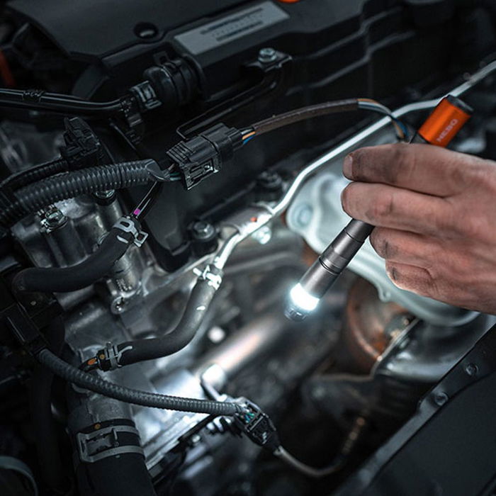 Nebo Inspector 500+ - Linterna LED Lápiz Recargable con Luz de Área, 500 Lúmenes, Base Magnética, IPX7, Modos Turbo/Alto/Bajo/Estroboscópico, Color Negro/Rojo Nebo Inspector 500+ - Linterna LED Lápiz Recargable con Luz de Área, 500 Lúmenes, Base Magnética, IPX7, Modos Turbo/Alto/Bajo/Estroboscópico, Color Negro/Rojo