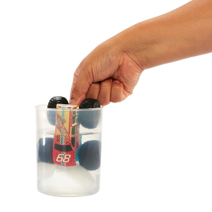 Hot Wheels Monster Trucks Color Reveal HJF39 Mattel Camión a Escala 1:64 con Revelación de Color y Cambio de Color con Agua