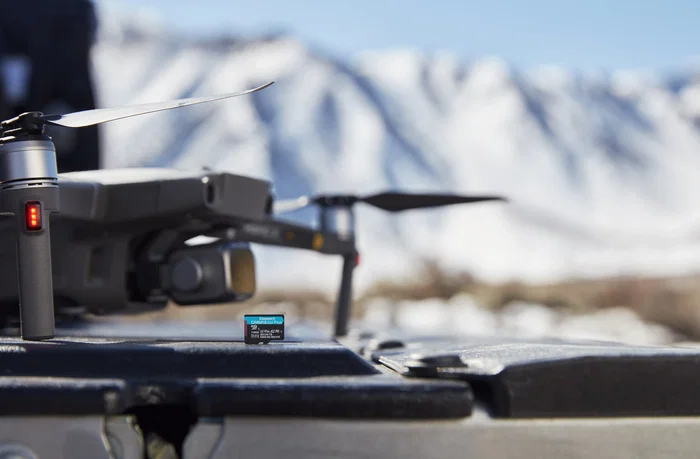 Kingston SDCG4/64GB MicroSD 64GB Clase 10 Canvas Go Plus 4 200MB/s U3 V30 A2 Negro/Turquesa