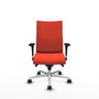 Silla Albacete confidente con mecanismo Sincro tapizada con Tela color Naranja oscuro. Equipada con Base aluminio, Brazos 1D y Ruedas 65mm nailon