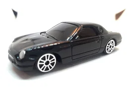 Maisto Fresh Metal Miniature Thunderbird, Negro, 1:64