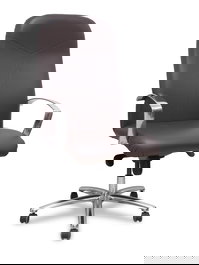 Sillón Caudete con mecanismo Basculante avanzado tapizada con Similpiel color Marrón oscuro. Equipado con Base aluminio, Brazos fijos y Ruedas de parqué