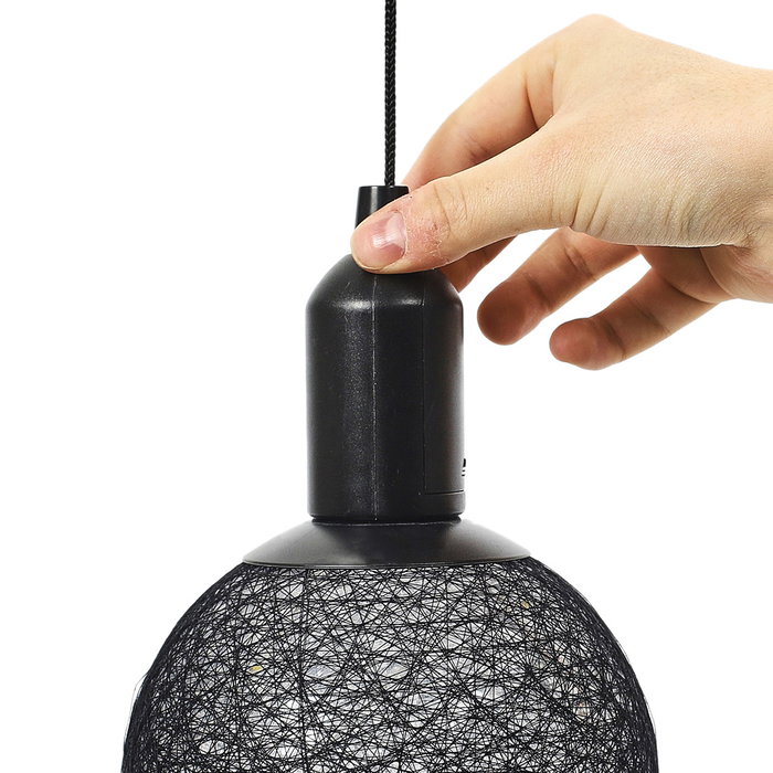 Home Deco Factory Lámpara de Bola LED para Colgar, 15 cm Diámetro, Luz Blanco Cálido (10 LEDs), Funciona con 3 Pilas AAA, Cable 1.15m, Negro Home Deco Factory Lámpara de Bola LED para Colgar, 15 cm Diámetro, Luz Blanco Cálido (10 LEDs), Funciona con 3 Pilas AAA, Cable 1.15m, Negro