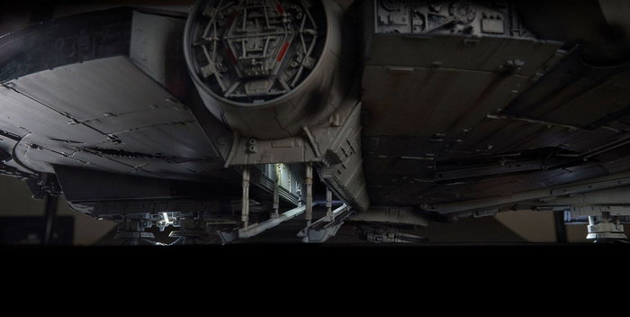 Bandai Star Wars Perfect Grade Millennium Falcon 1/72 con luz