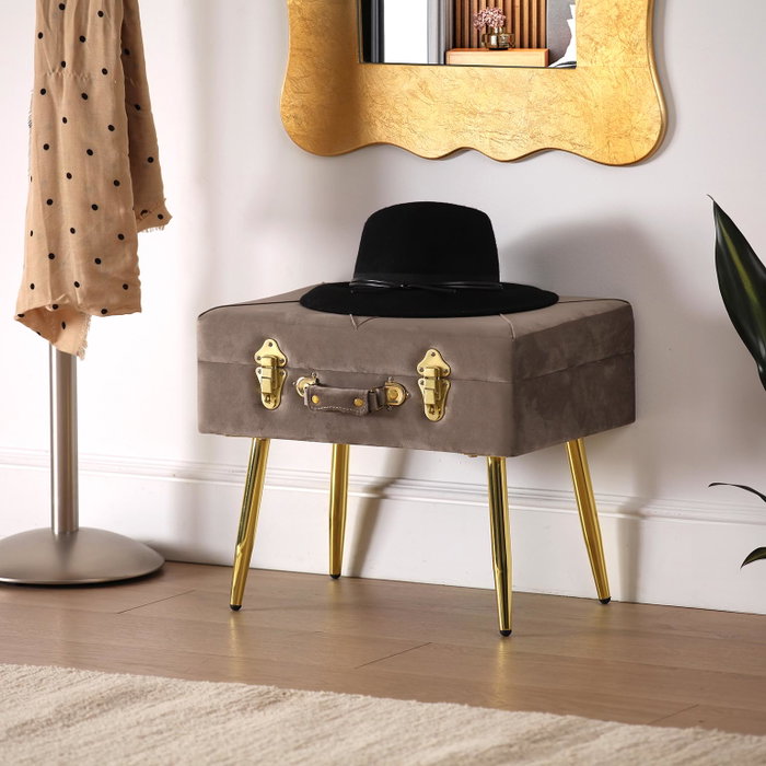 Versa Pie de Cama Gris Claro Velvet 34x42 cm - Madera MDF y Poliéster