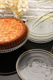 Hermia 7PTAY Set de Servicio de Pastel de Vidrio Transparente 7 Piezas (1 Pedestal 33 cm y 6 Platos 21 cm)