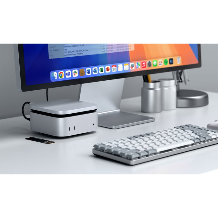 Satechi USB4 Slim NVMe SSD Enclosure Plata
