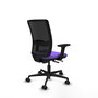 Silla de oficina Haches con mecanismo Sincro/Traslack tapizada con Tela color Lila y malla color Negro. Equipada con lumbar 1D, Brazos 2D y Ruedas 65mm nailon