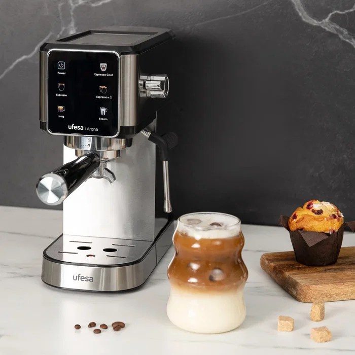 Ufesa Arona - Cafetera Espresso Manual, 20 bares, 1350W, 1L, Portafiltro para Café Molido y Monodosis, Vaporizador, Negro/Acero Inoxidable, 71706117