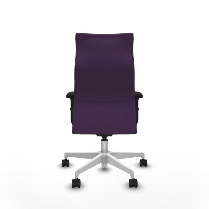 Sillón Albacete con mecanismo Sincro tapizada con Tela color Morado. Equipado con Base poliamida blanca, Brazos 2D y Ruedas 65mm nailon